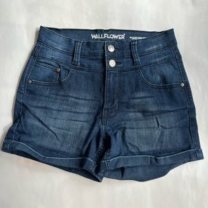 Wallflower Sassy High Rise Dark Wash Women’s Jean Shorts Size 3